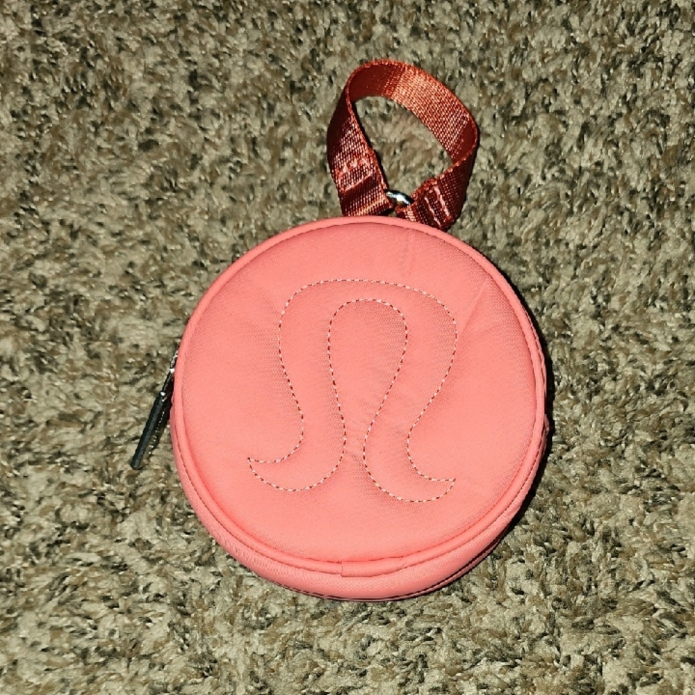 Lululemon Coral RARE Small Clippable Pouch. Hard To Find!!!